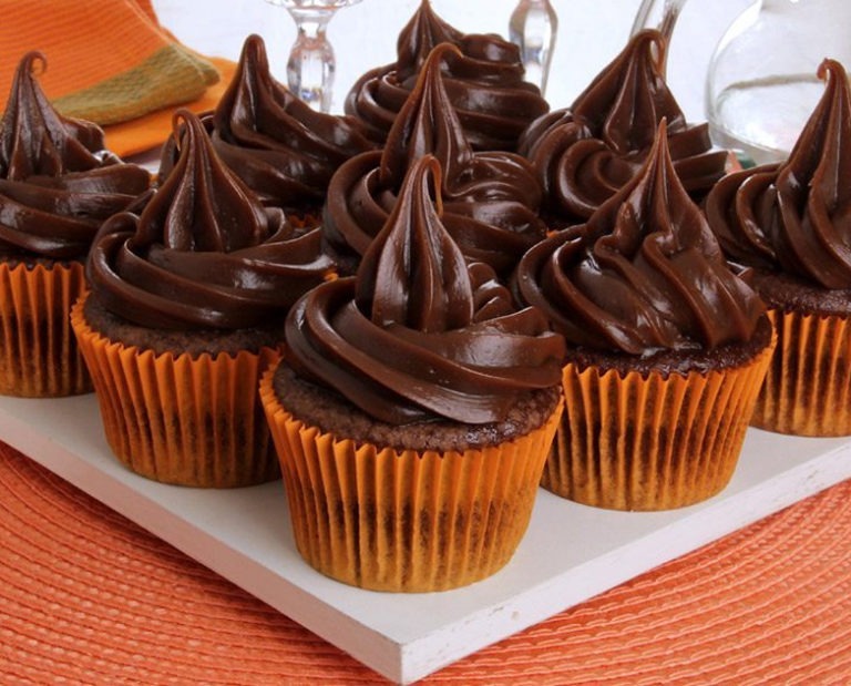 Cupcake de Chocolate com Brigadeiro 